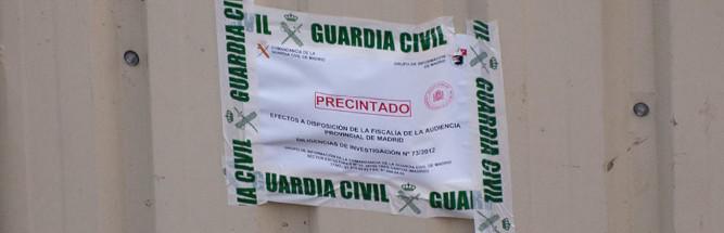 Foto 12.- Precinto de la Guardia Civil colocado en el cobertizo