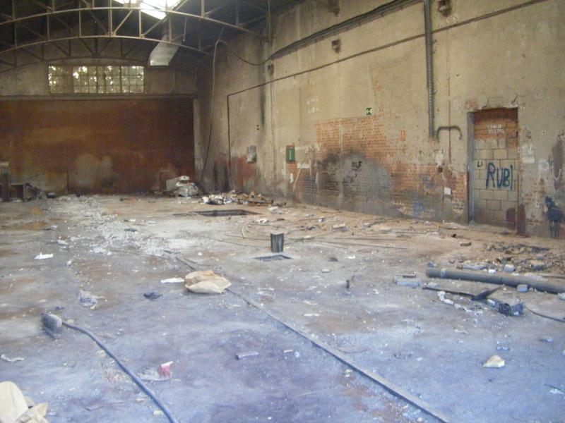 oto 30.- Interior de una de las naves de Tafesa el 16 de septiembre de 2013