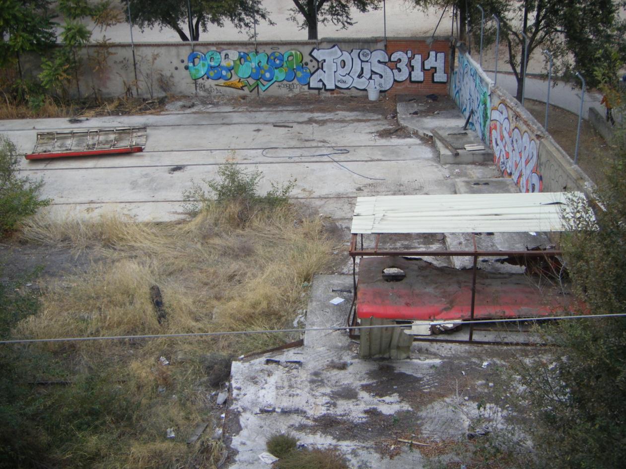 Foto 49.- El 22 de octubre de 2013 el cobertizo está desmantelado y expoliado. Sólo quedan dos piezas del techo
