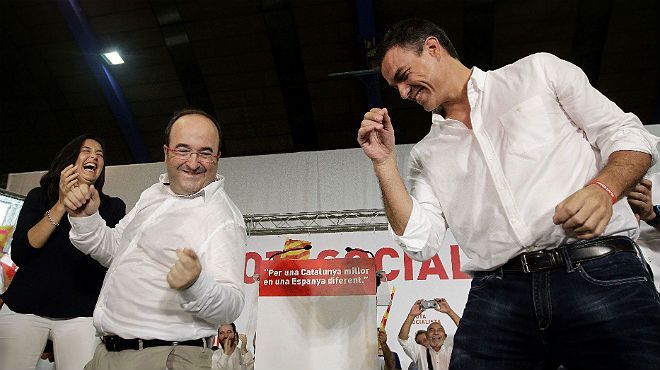 Pedro Sanchez y Miquel Iceta bailan