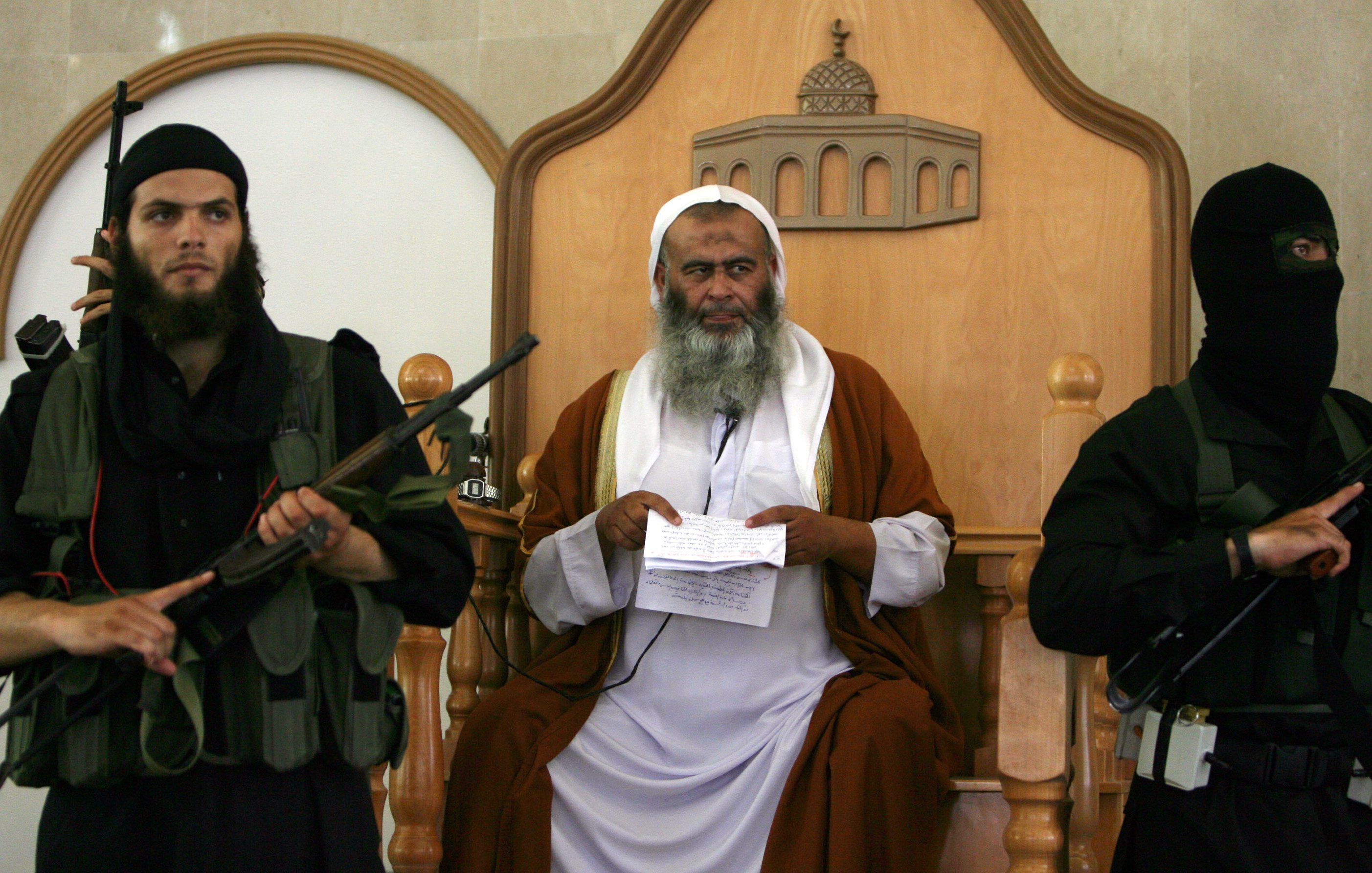 el imán Abdul-Latif Moussa, proclamó el nacimiento de un emirato en el territorio palestino gobernado por Hamas, al que acusó de no ser suficientemente musulmán