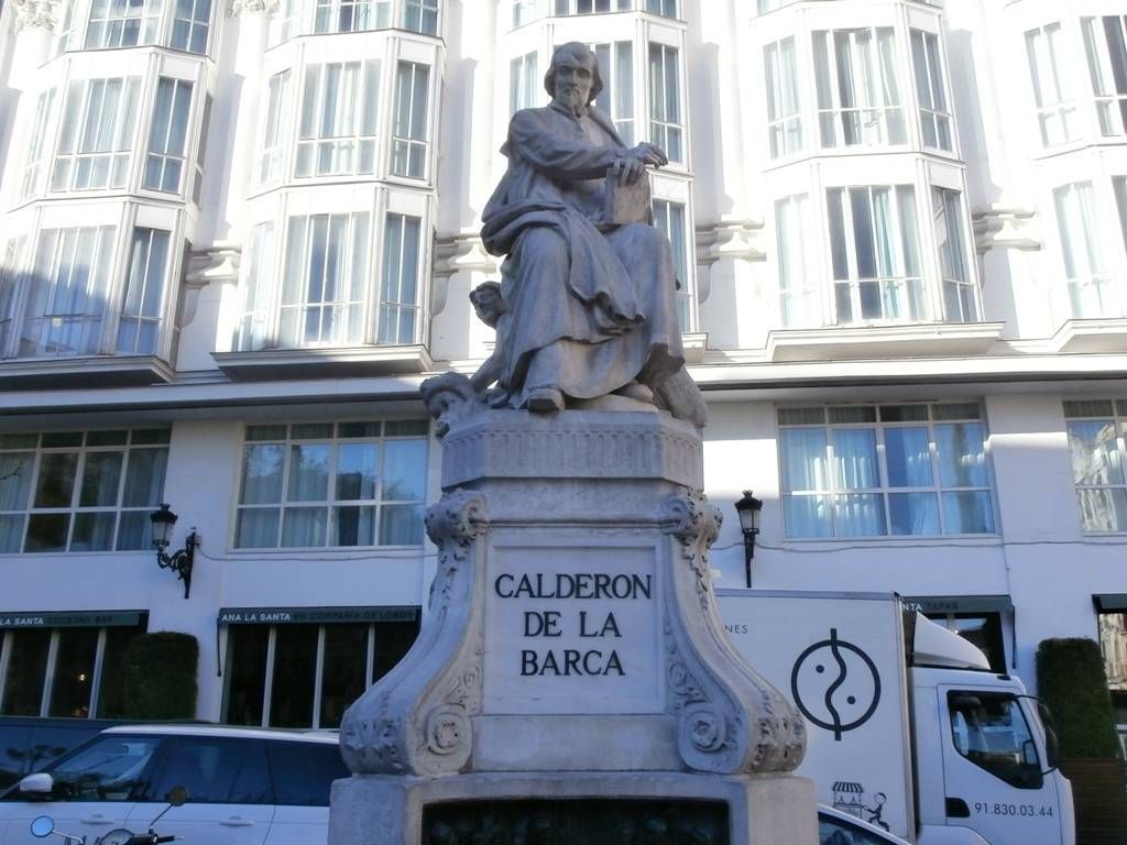 Estatua de Calderón de la Barca