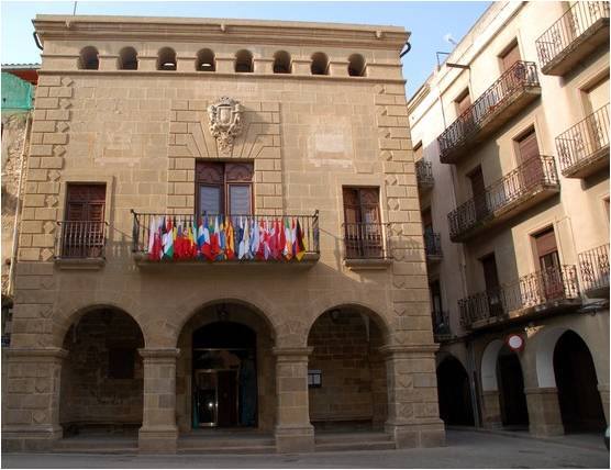 El municipio de Agramunt protesta ante la ley de banderas española