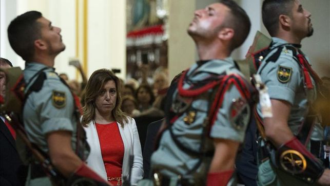 Susana Díaz conoce el Cristo de Mena y el Cautivo de Semana Santa de Málaga