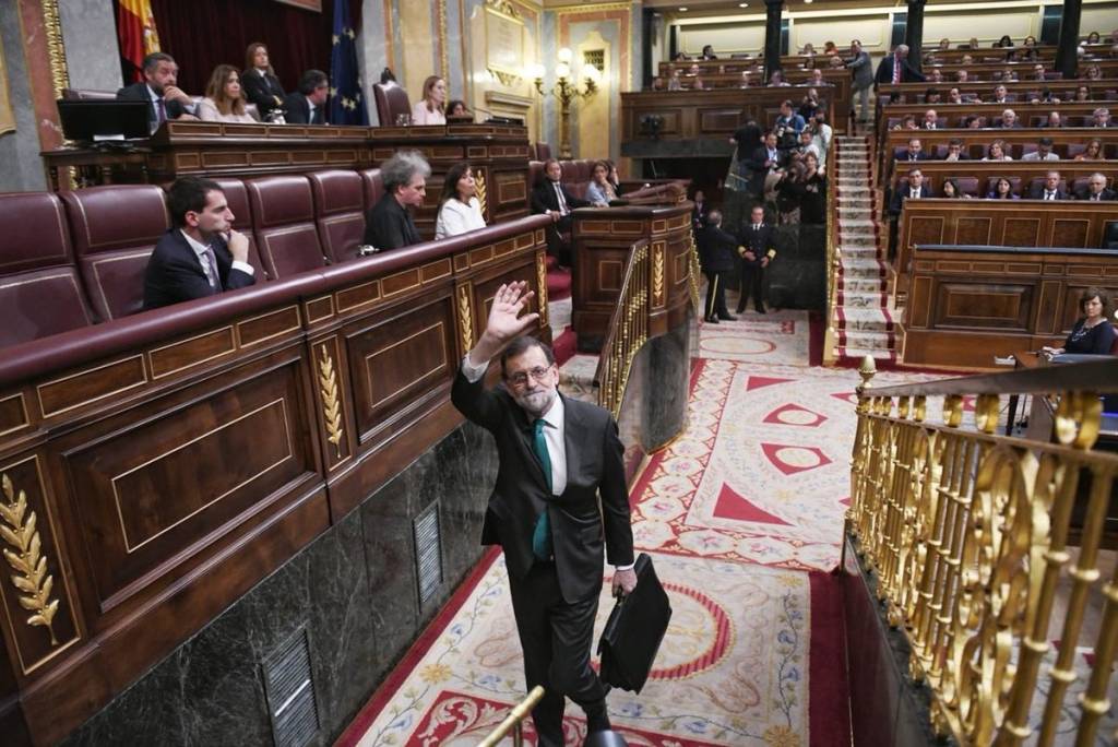 Mariano ha regresado a su antiguo empleo porque tenía un empleo al que regresar