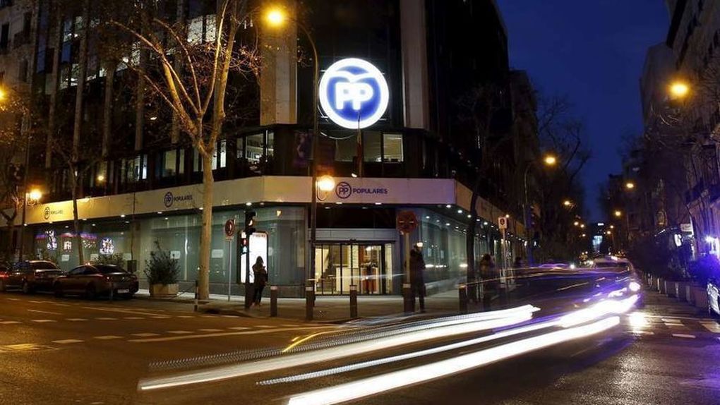 El hasta ayer presidente y cabeza del PP, anunció su retirada como presidente del partido, considerando que era lo mejor para él y a la vez lo mejor para España