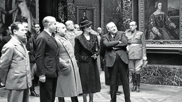 Visita de Franco al Museo del Prado el 7 de febrero de 1940