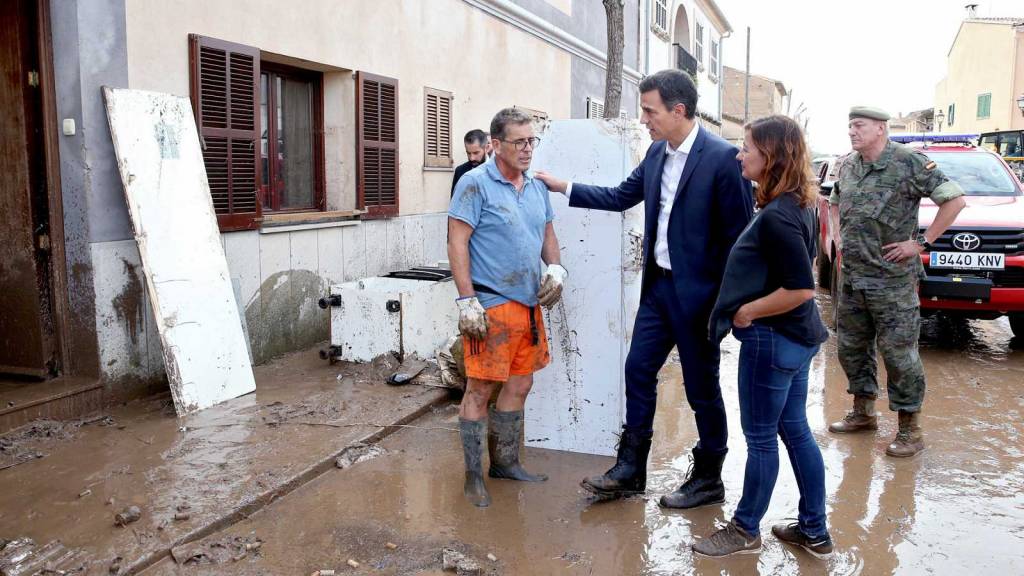 Una de ciencia ficción en Mallorca entre el cielo. la tragedia y el traje azul