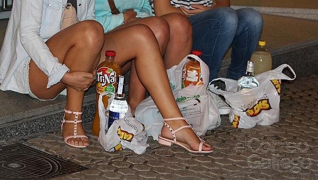 El actual botellón me da a mí en la nariz que es una enfermedad juvenil