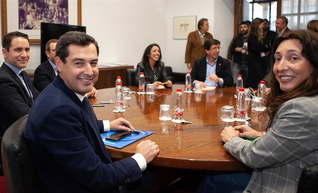 El apoyo de Vox abre una brecha en las negociaciones entre PP y Ciudadanos en Andalucía