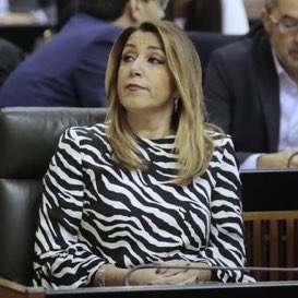 Esta es la cara de Susana Díaz mientras escuchaba el discurso de investidura.