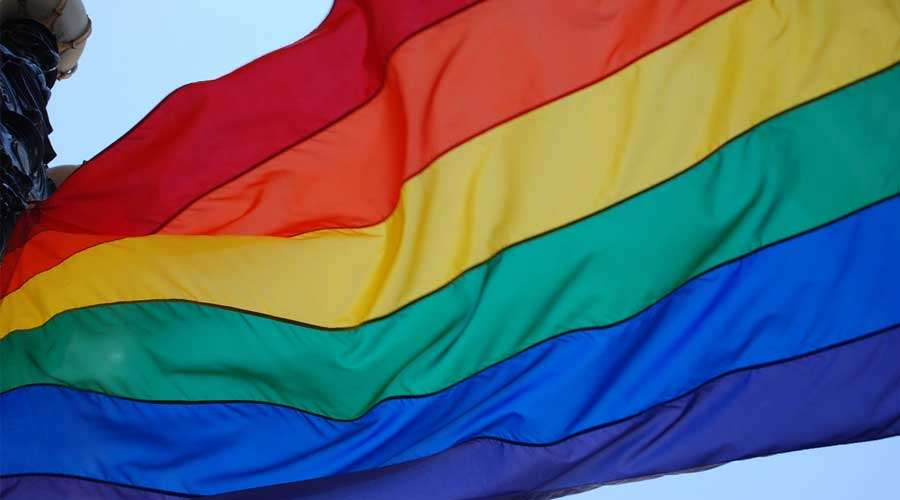 Muchos padres de familia se sienten “indignados y muy preocupados” luego de la presentación de dos menores que se declararon bisexuales y trans en un foro realizado en el Senado de México.
