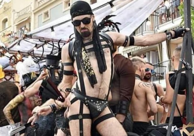 Los políticos pugnan porque la mafia LGTBI los acepte en su marcha