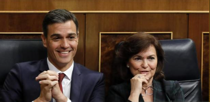 Sanchez y Calvo dando gracias al maligno por el maravilloso presente entregado por Zipi y Zape.